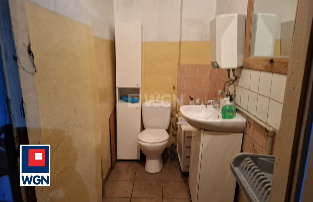 Głogów, warsztat samochodowy, działka 13,5 ara, sprzedam 1 100 000 PLN.  
  
Na sprzedaż warsztat samochodowy o powierzchni 120