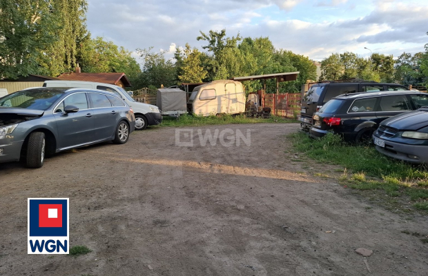 Głogów, warsztat samochodowy, działka 13,5 ara, sprzedam 1 100 000 PLN.  
  
Na sprzedaż warsztat samochodowy o powierzchni 120