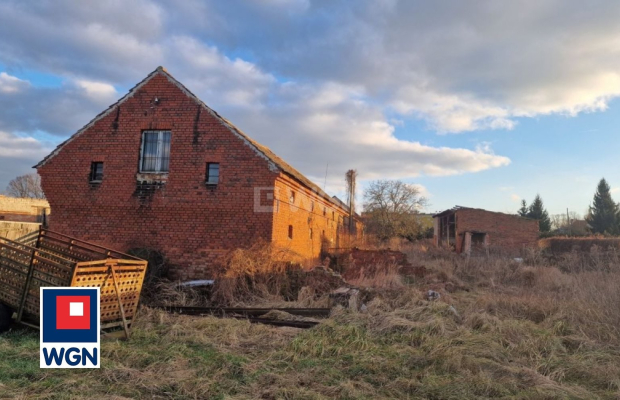 Szprotawa, dom, 4 pokoje, 100 m2, sprzedam, cena 499 000 zł.  
  
Oferta wyłącznie w WGN Nieruchomości.  
  
 Sprzedam dom z za