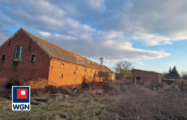 Szprotawa, dom, 4 pokoje, 100 m2, sprzedam, cena 499 000 zł.  
  
Oferta wyłącznie w WGN Nieruchomości.  
  
 Sprzedam dom z za