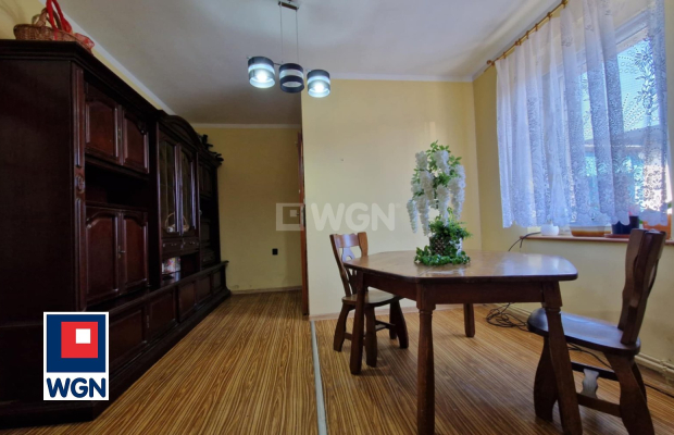 Małomice, mieszkanie 1 pokój, 39 m2, cena 122 000 zł, sprzedam.  
  
Na sprzedaż duża kawalerka na parterze w 4- rodzinnej kami