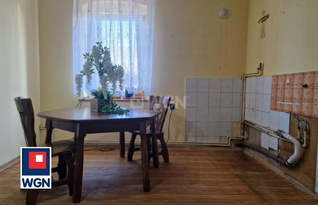 Małomice, mieszkanie 1 pokój, 39 m2, cena 122 000 zł, sprzedam.  
  
Na sprzedaż duża kawalerka na parterze w 4- rodzinnej kami