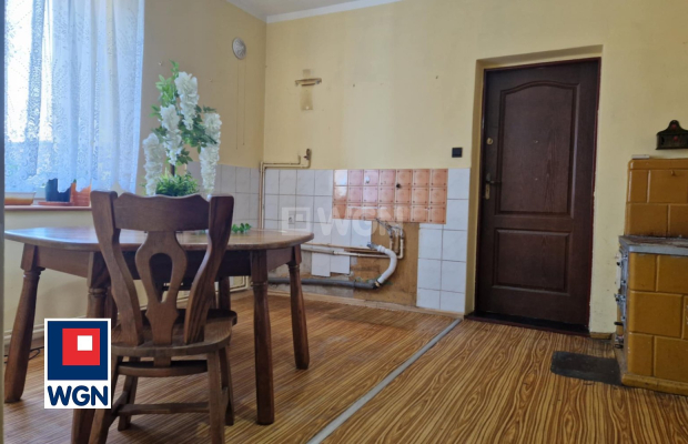Małomice, mieszkanie 1 pokój, 39 m2, cena 122 000 zł, sprzedam.  
  
Na sprzedaż duża kawalerka na parterze w 4- rodzinnej kami
