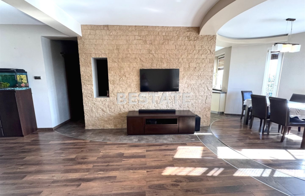 Przestronny apartament z garażem, teren zamknięty