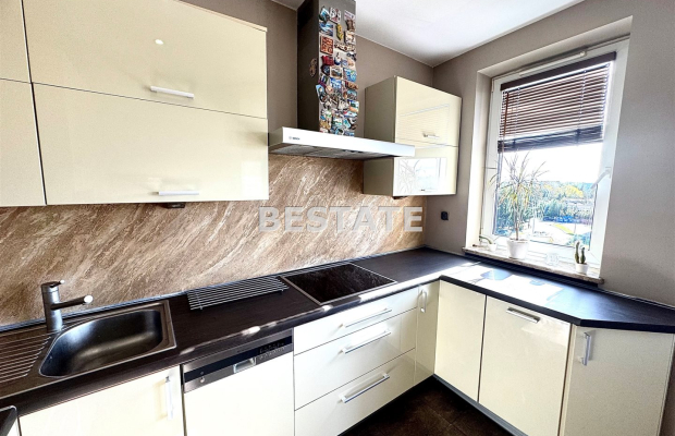 Przestronny apartament z garażem, teren zamknięty