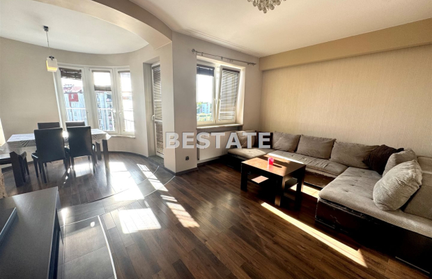 Przestronny apartament z garażem, teren zamknięty