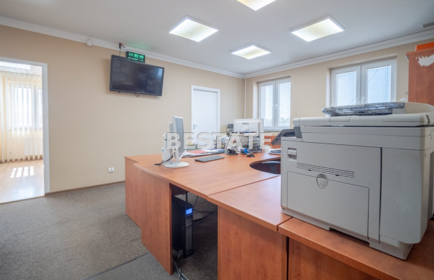 Budynek biurowo-usługowy na Sprzedaż - ul. Przemysłowa, Tarnów  

 Jako agent nieruchomości w Tarnowie, mam zaszczyt zaprezento