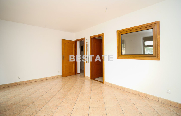 Na sprzedaż oferujemy  funkcjonalny lokal o powierzchni 28,30 m² , położony na  parterze (poziom „0”)  zadbanego budynku mieszk