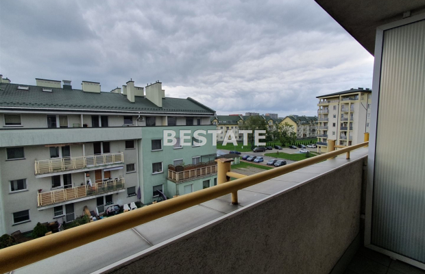Do wynajęcia przestronne mieszkanie o powierzchni 44,18 m2 położone przy ul. Rydza Śmigłego. Nieruchomość zlokalizowana na trze