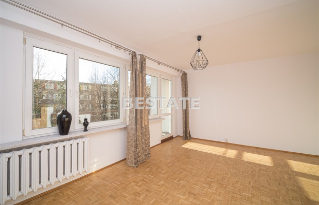 Do wynajęcia przestronne mieszkanie o powierzchni 72 m2 położone przy ul. Bitwy Pod Studziankami. Nieruchomość zlokalizowana na