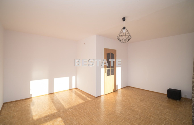 Do wynajęcia przestronne mieszkanie o powierzchni 72 m2 położone przy ul. Bitwy Pod Studziankami. Nieruchomość zlokalizowana na