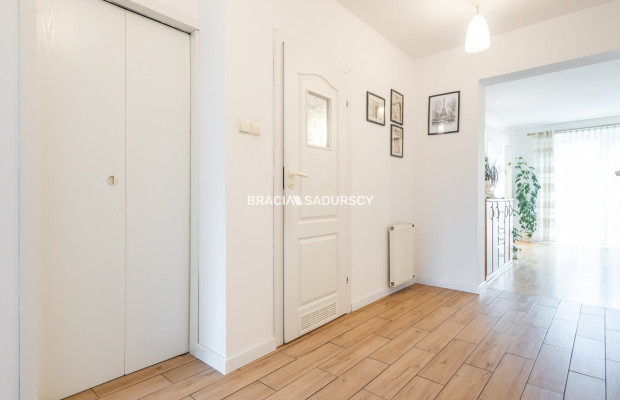 UROKLIWY DOM W BARDZO DOBREJ LOKALIZACJI