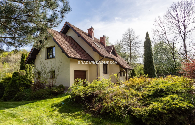  DOM NA DUŻEJ DZIAŁCE W ATRAKCYJNEJ LOKALIZACJI