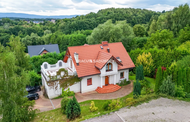 PRZESTRONNY, KLIMATYCZNY DOM NA WIDOKOWEJ DZIALCE 
