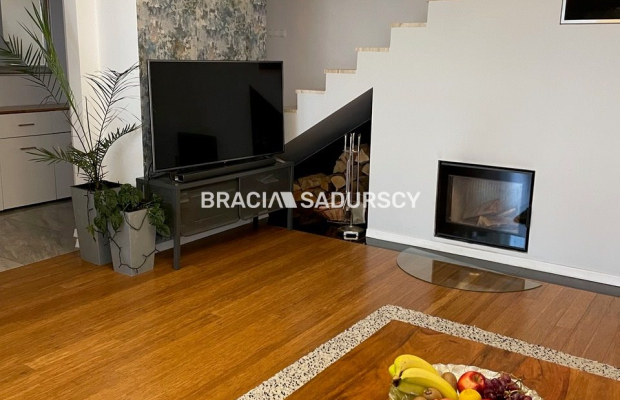 wyjątkowy dom w zabudowie bliźniaczej.