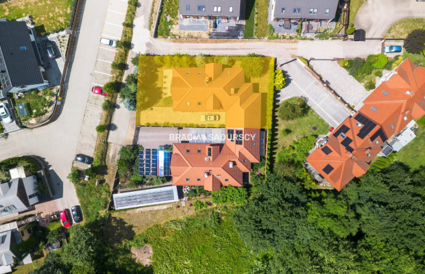 Piękny, klimatyczny dom  w doskonałej lokalizacji 