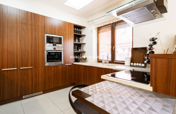 Piękny, klimatyczny dom  w doskonałej lokalizacji 