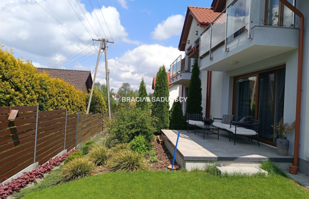 Bliźniak w Sidzinie/ładny ogródek/garaż/do wejscia