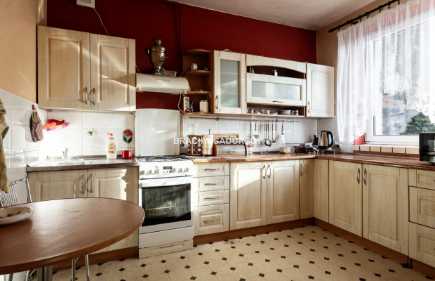 SWOSZOWICE, DOM W ZABUDOWIE BLIŹNIACZEJ, 3 POK 