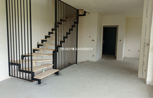 Nowoczesny dom w zielonej okolicy