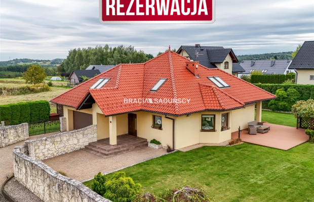 Komfortowy dom pod Wieliczką na dużej działce