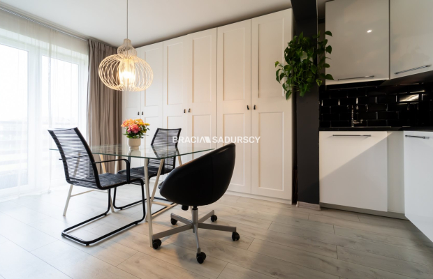 Zapraszam do poznania domu w Bronowicach, funkcjonalny, duży potencjał i możliwości, zabudowa szeregowa, mały ogódek    

 Dom 