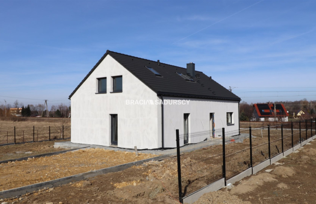 ​​​​​  Dom wolnostojący w Inwałdzie - nowoczesna stodoła z antresolą  
  Oferujemy do sprzedaży wyjątkowy, energooszczędny dom 