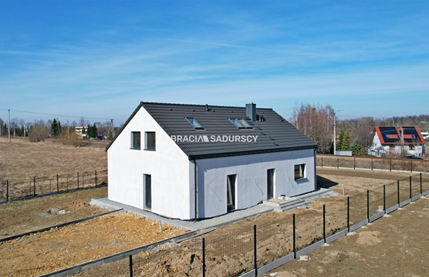 ​​​​​  Dom wolnostojący w Inwałdzie - nowoczesna stodoła z antresolą  
  Oferujemy do sprzedaży wyjątkowy, energooszczędny dom 