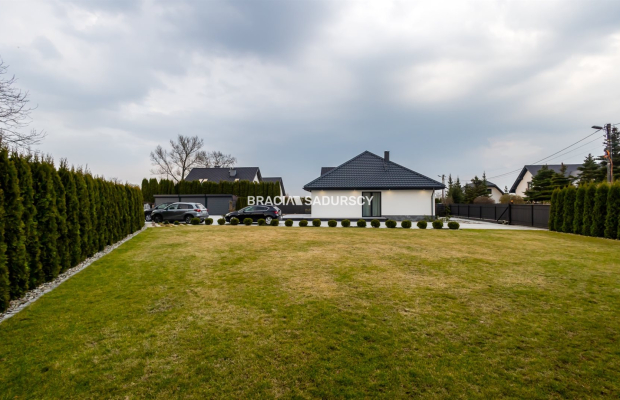 Kraków. Dom z basenem.