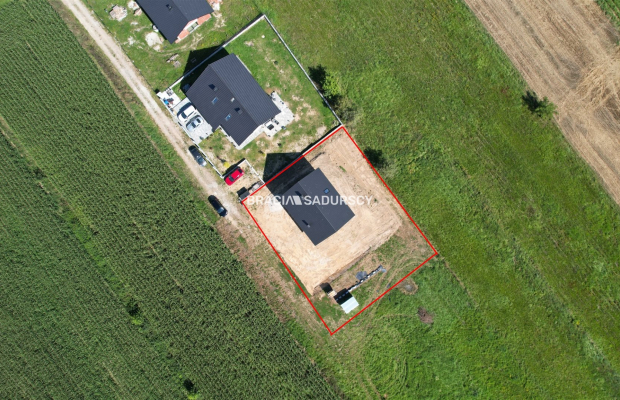 Dom w Brzezince, gm Brzeźnica