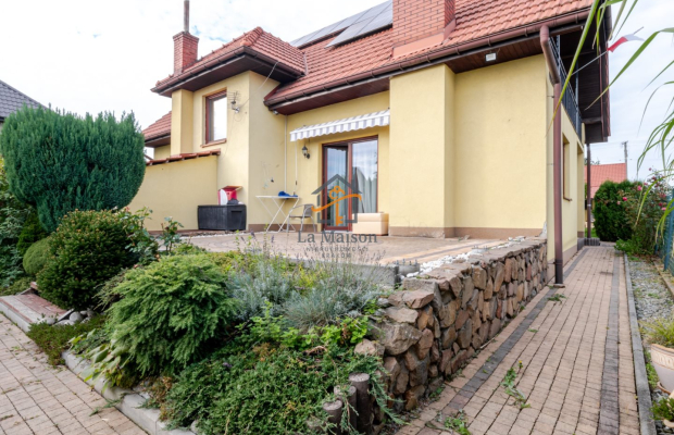 Dom wolnostojący w Rącznej – idealny dla rodziny. 