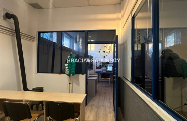 ZDJĘCIA W OGŁOSZENIU NALEŻĄ DO WŁAŚCICIELA OFERTY  
 
Nieruchomość o powierzchni 29 ara, zabudowana pawilonem handlowym oraz po