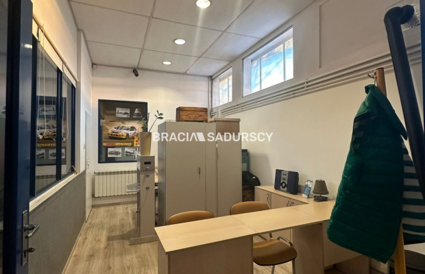 ZDJĘCIA W OGŁOSZENIU NALEŻĄ DO WŁAŚCICIELA OFERTY  
 
Nieruchomość o powierzchni 29 ara, zabudowana pawilonem handlowym oraz po