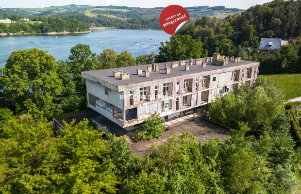 Jezioro Rożnowskie teren na hotel 