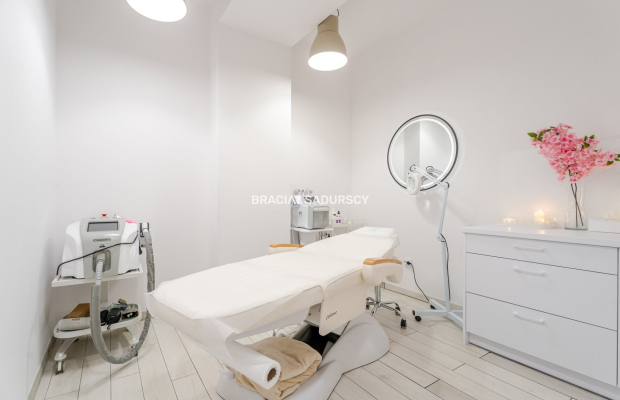 W pełni wyposażony gabinet kosmetyczno-lekarski 