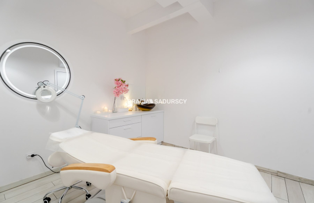 W pełni wyposażony gabinet kosmetyczno-lekarski 