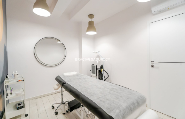 W pełni wyposażony gabinet kosmetyczno-lekarski 