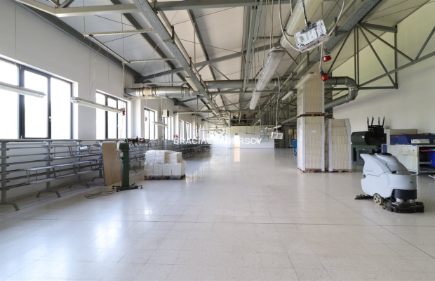 Budynek produkcyjno-usługowo-biurowy