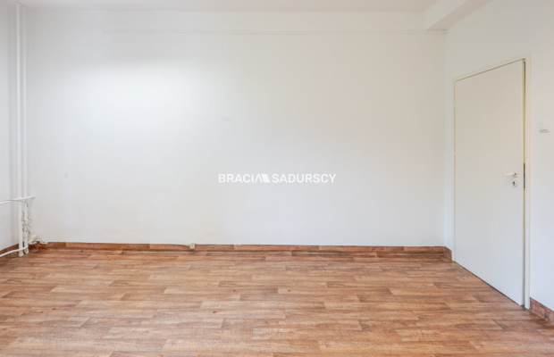 Lokal biurowy, 6 pomieszczeń 