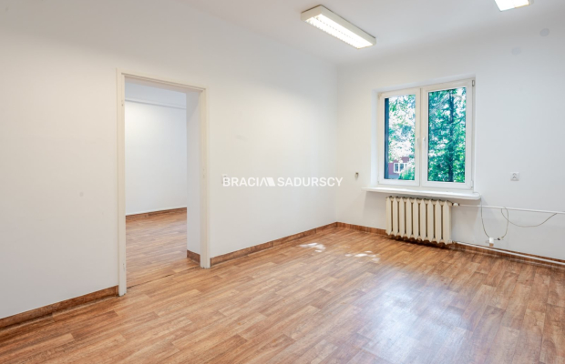 Lokal biurowy, 6 pomieszczeń 
