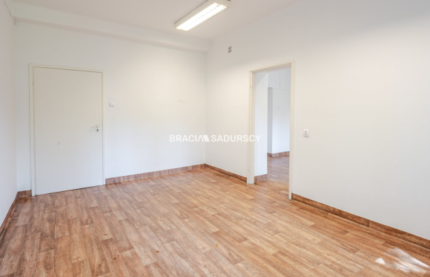 Lokal biurowy, 6 pomieszczeń 