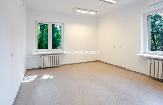 Lokal biurowy, 6 pomieszczeń 