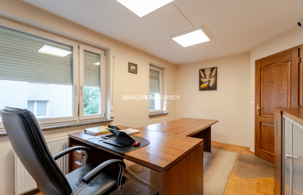 3 pok Modrzejewskiej, Krowodrza