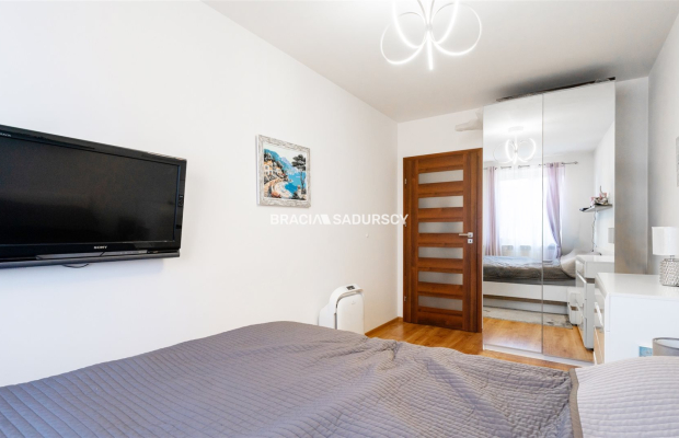 Dwupokojowe z osobną kuchnią. Ulica Felińskiego.