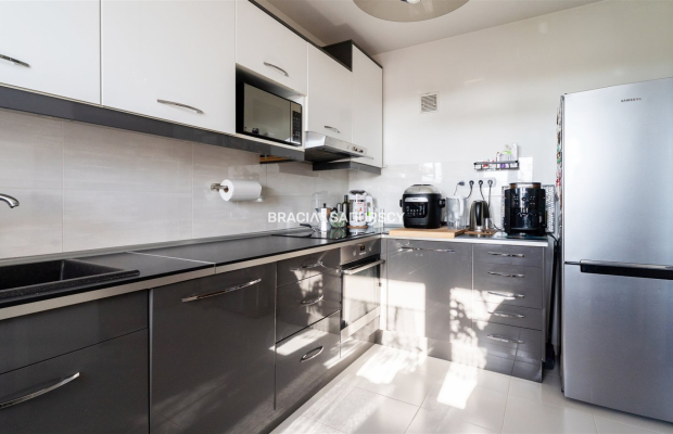 Dwupokojowe z osobną kuchnią. Ulica Felińskiego.