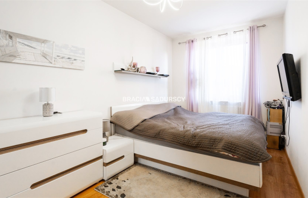 Dwupokojowe z osobną kuchnią. Ulica Felińskiego.