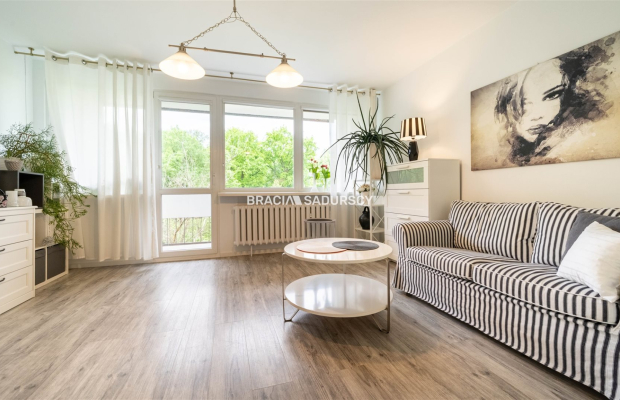 GUSTOWNE, ZADBANE,  2-POKOJOWE Z ODDZIELNĄ KUCHNIĄ