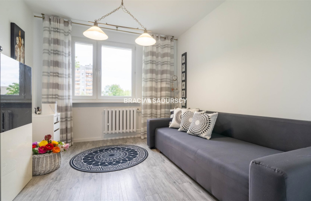 GUSTOWNE, ZADBANE,  2-POKOJOWE Z ODDZIELNĄ KUCHNIĄ