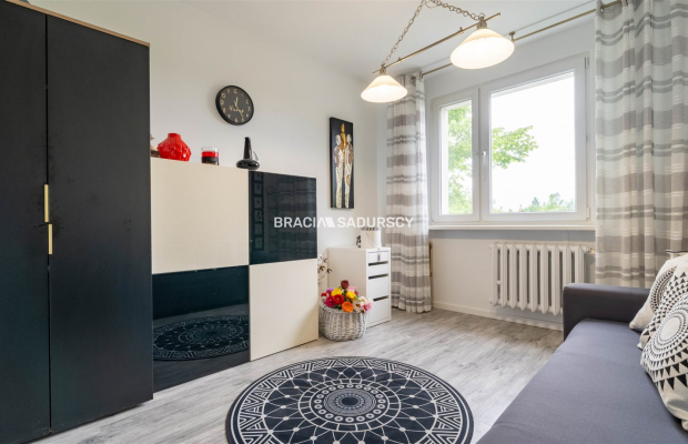 GUSTOWNE, ZADBANE,  2-POKOJOWE Z ODDZIELNĄ KUCHNIĄ