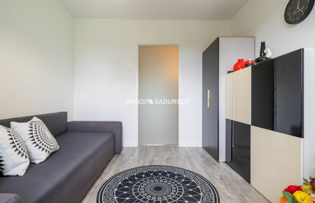 GUSTOWNE, ZADBANE,  2-POKOJOWE Z ODDZIELNĄ KUCHNIĄ